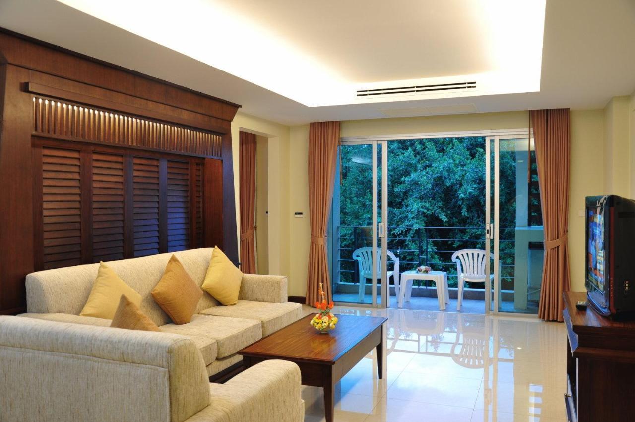 August Suites Pattaya Room photo