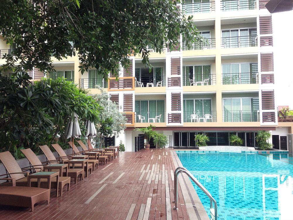 August Suites Pattaya Exterior photo